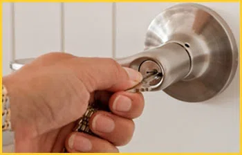 Exclusive Locksmith Service Baltimore, MD 410-487-9519 - 16-emergency-unlock